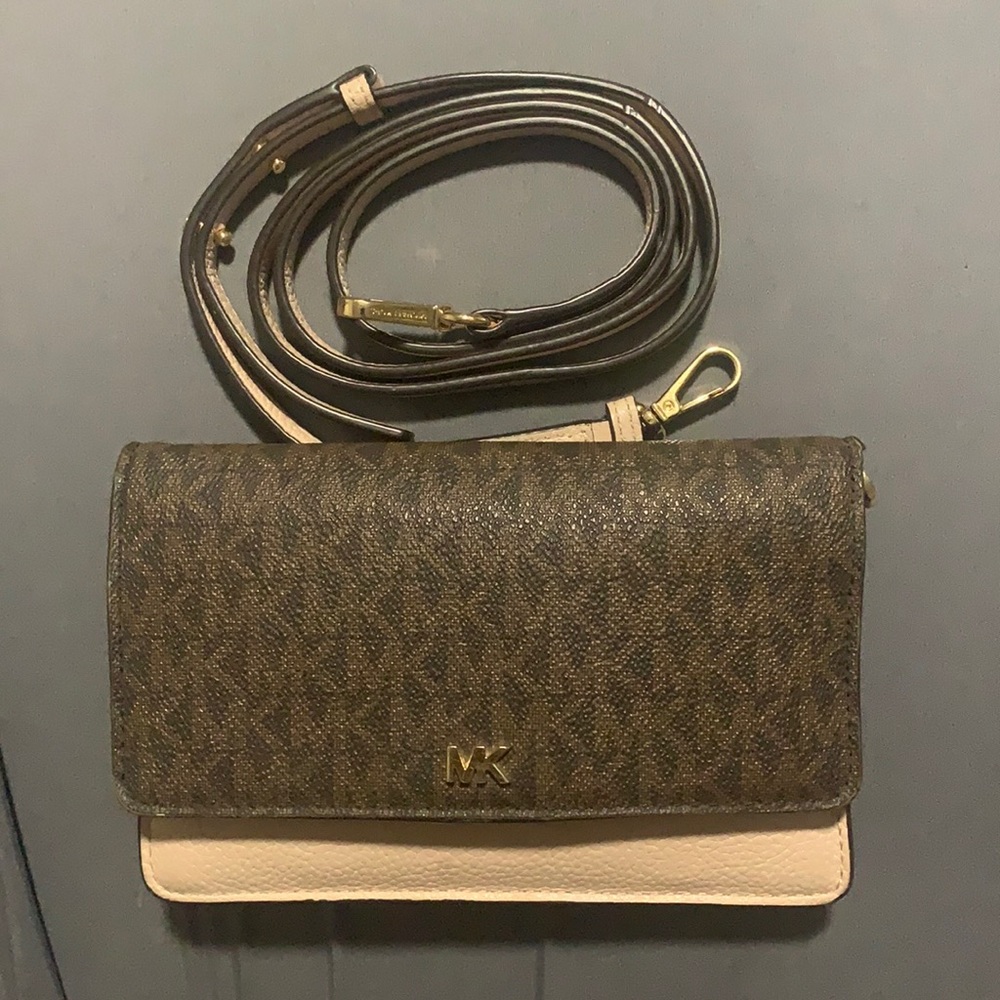 Micheal Kors Crossbody bag
